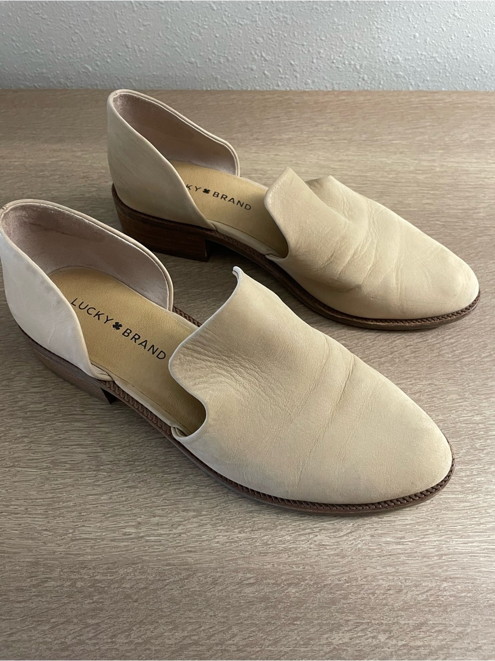 Lucky Brand Women's Light Cream  Slip-On Loafers Sz8